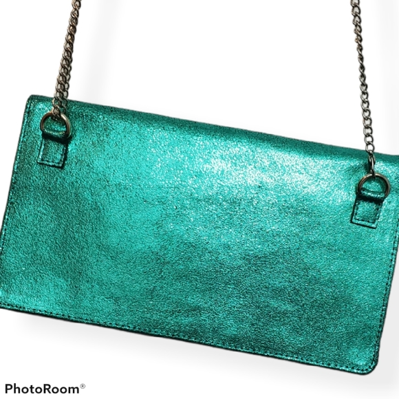 Turquoise metallic leather clutch with chain strap - Picture 3 of 6